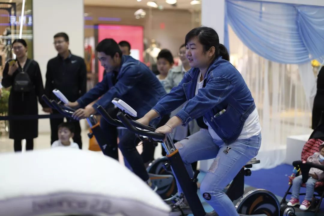 節日營銷千篇一律？看慕思V6如何用一場婚紗秀玩轉520