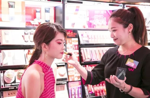 化個(gè)妝,就能在網(wǎng)易云音樂出道了! 化個(gè)妝,就能在網(wǎng)易云音樂出道了!