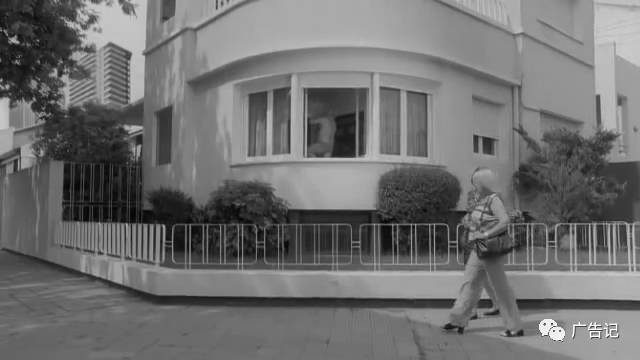 爸,你能把褲子穿上嗎? 爸,你能把褲子穿上嗎?