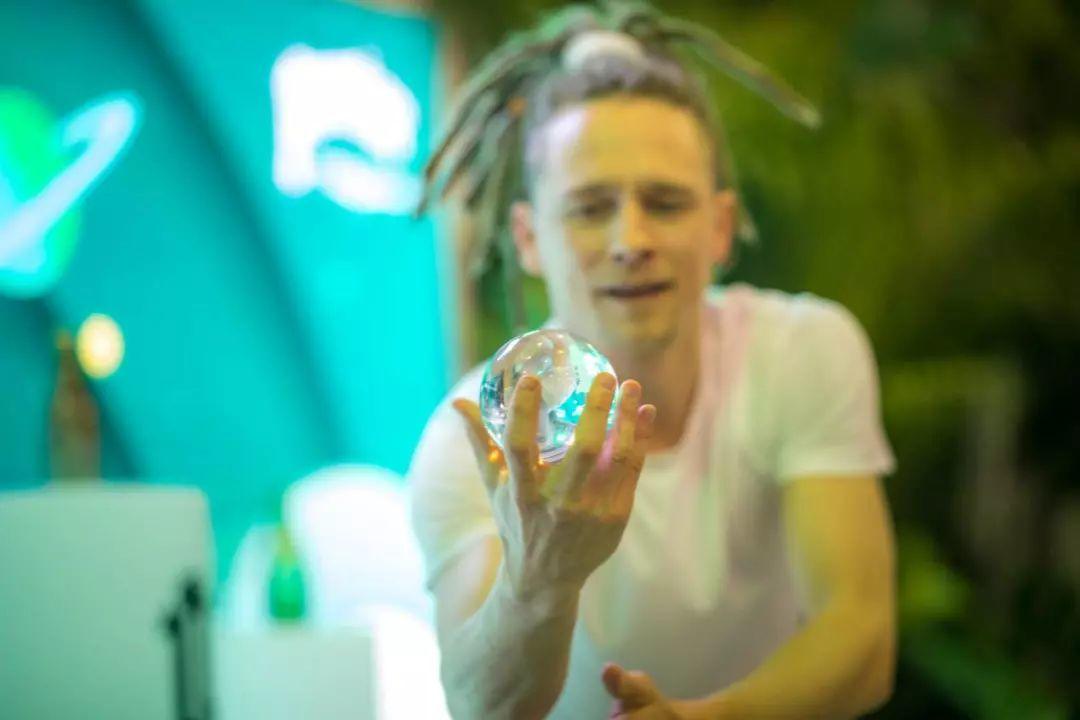 Perrier X設計上海跨界,打造快閃“空間站” Perrier X設計上海跨界,打造快閃“空間站”