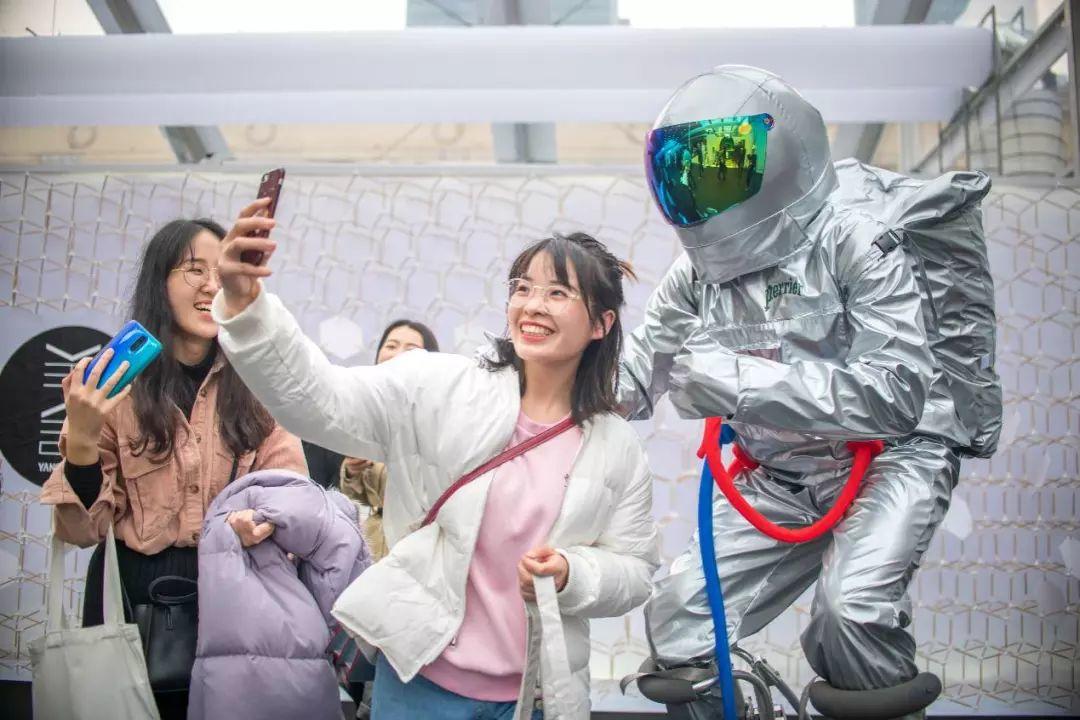 Perrier X設計上海跨界,打造快閃“空間站” Perrier X設計上海跨界,打造快閃“空間站”
