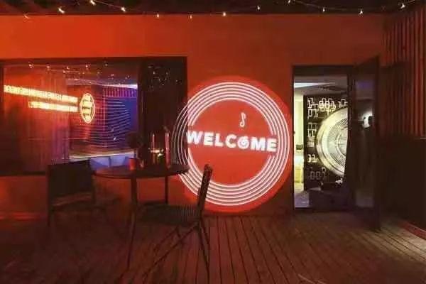 杰士邦,賣衣服了! 杰士邦,賣衣服了!