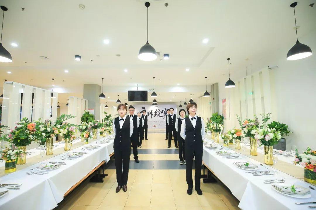 今天,網易有道開了北京第一家米其林三星餐廳! 今天,網易有道開了北京第一家米其林三星餐廳!