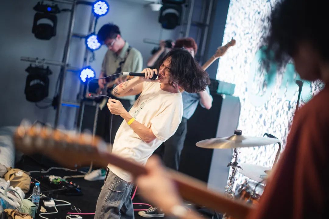 這波操作把夏天搞大了! 這波操作把夏天搞大了!