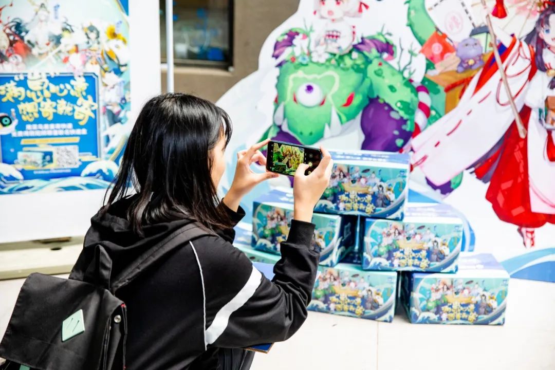 這個快遞盒,有點搶戲! 這個快遞盒,有點搶戲!