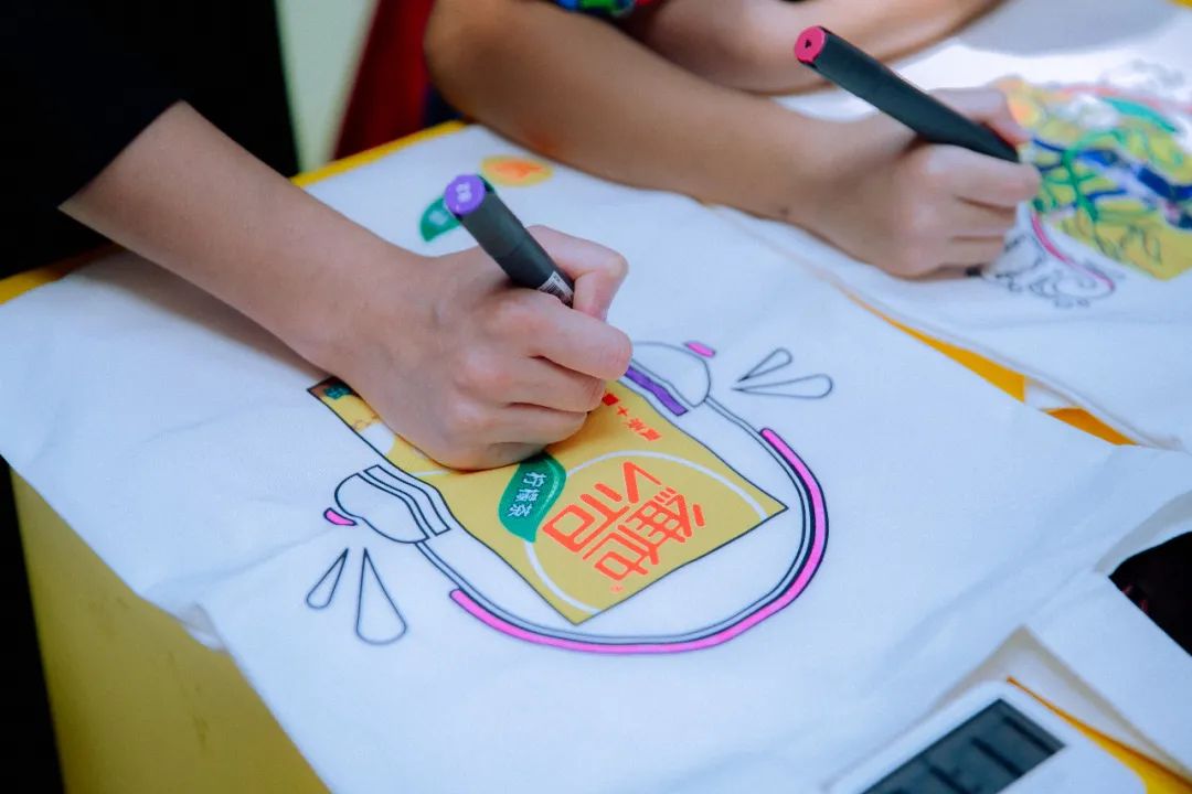 飲料也做盲盒營銷？會玩！