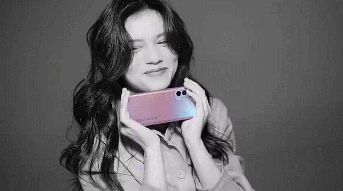 第一眼我以為是美妝發(fā)布會(huì)…… 第一眼我以為是美妝發(fā)布會(huì)……