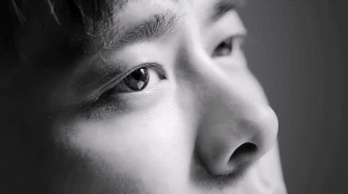 第一眼我以為是美妝發(fā)布會(huì)…… 第一眼我以為是美妝發(fā)布會(huì)……