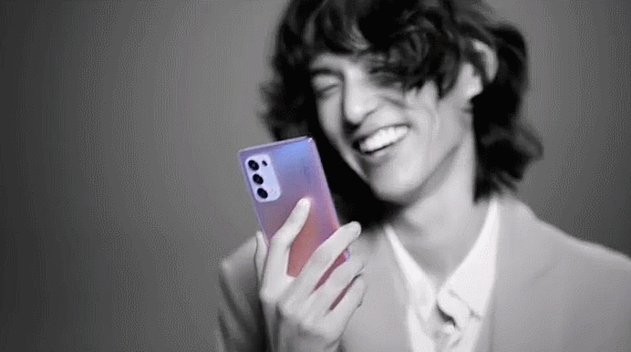 第一眼我以為是美妝發(fā)布會(huì)…… 第一眼我以為是美妝發(fā)布會(huì)……