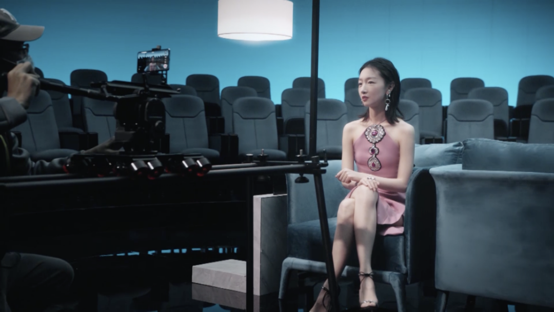 第一眼我以為是美妝發(fā)布會(huì)…… 第一眼我以為是美妝發(fā)布會(huì)……