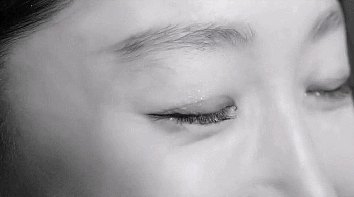 第一眼我以為是美妝發(fā)布會(huì)…… 第一眼我以為是美妝發(fā)布會(huì)……